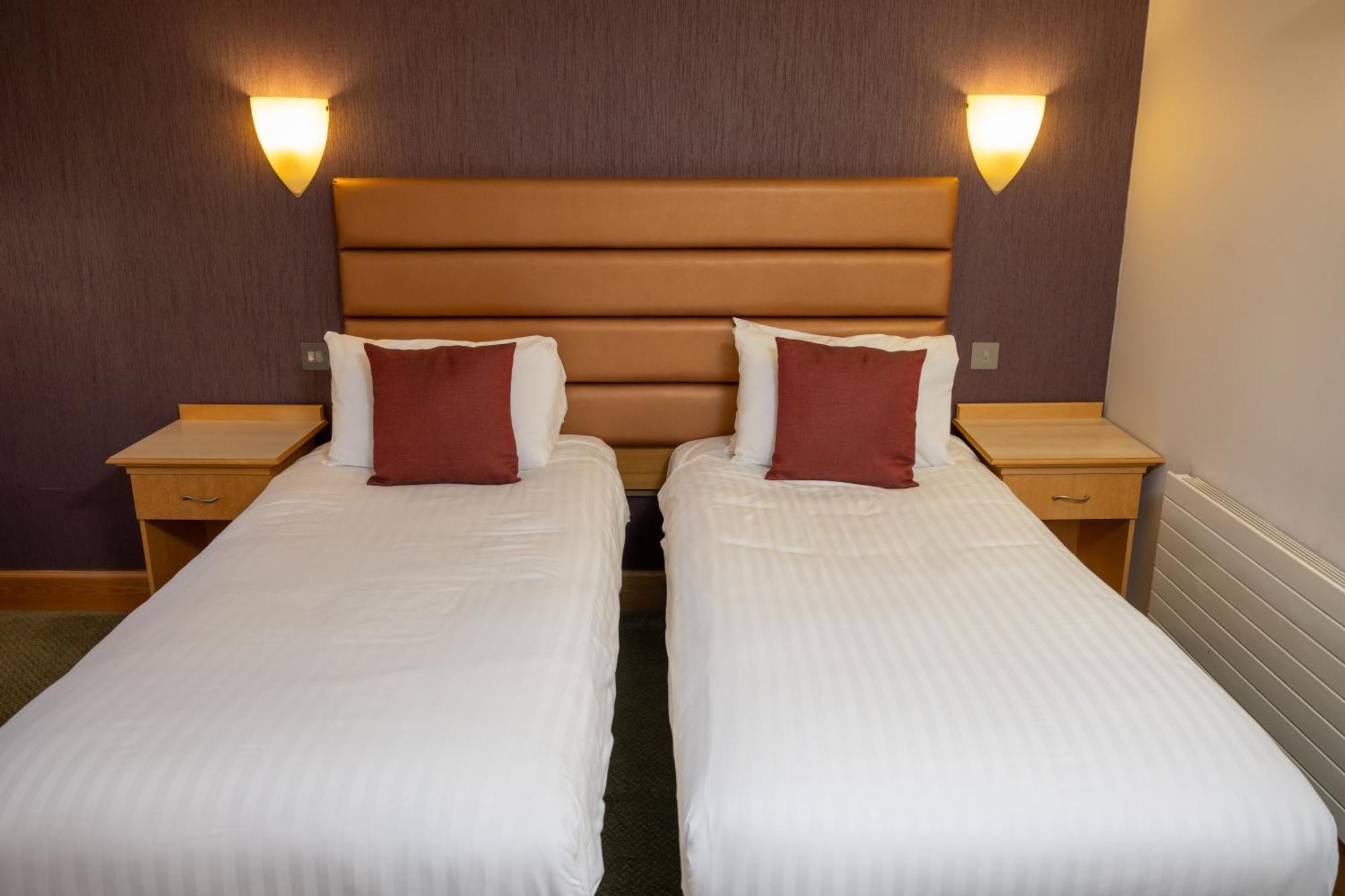 Hellidon Lakes Hotel Daventry Exteriör bild