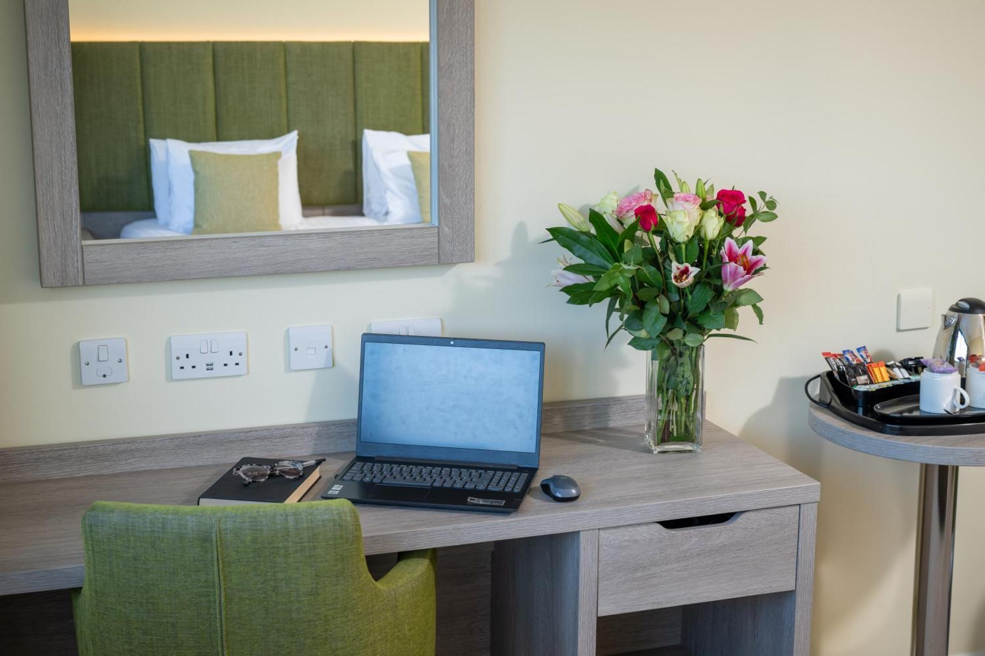 Hellidon Lakes Hotel Daventry Exteriör bild